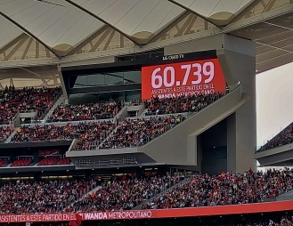 60.739 personas apoyando el fútbol femenino